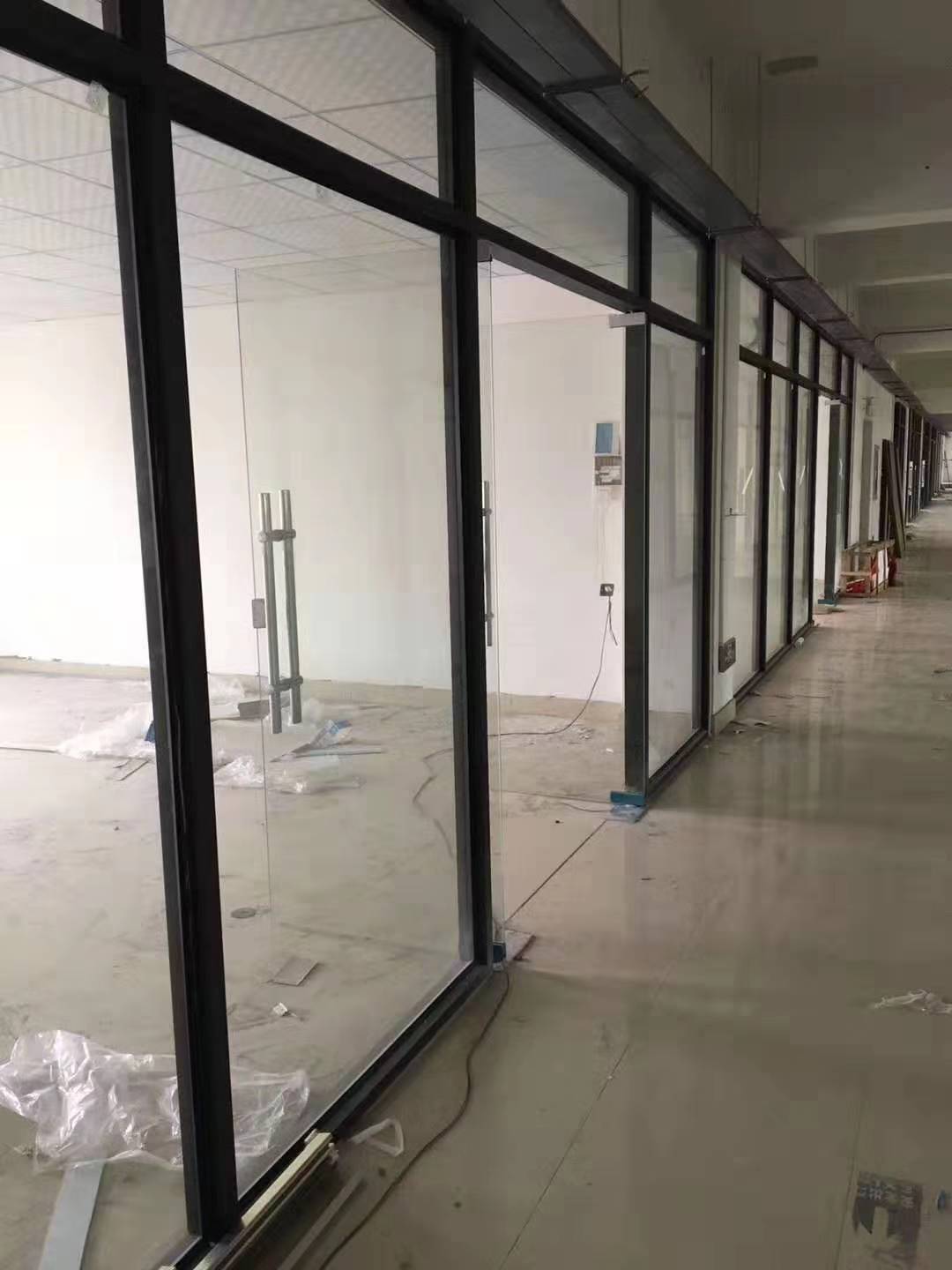 辦公室玻璃隔斷