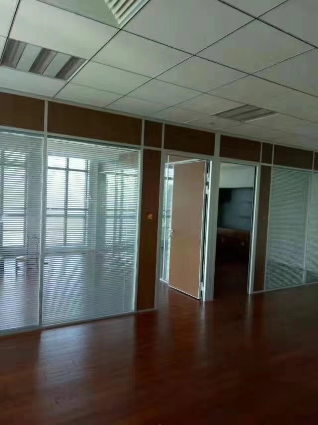 辦公室玻璃隔斷