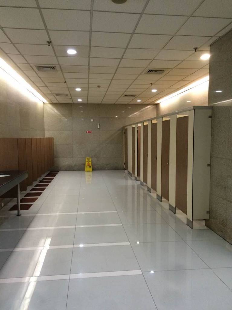 衛(wèi)生間隔斷